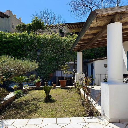 Villa 'A Pisa Lipari  Eksteriør billede