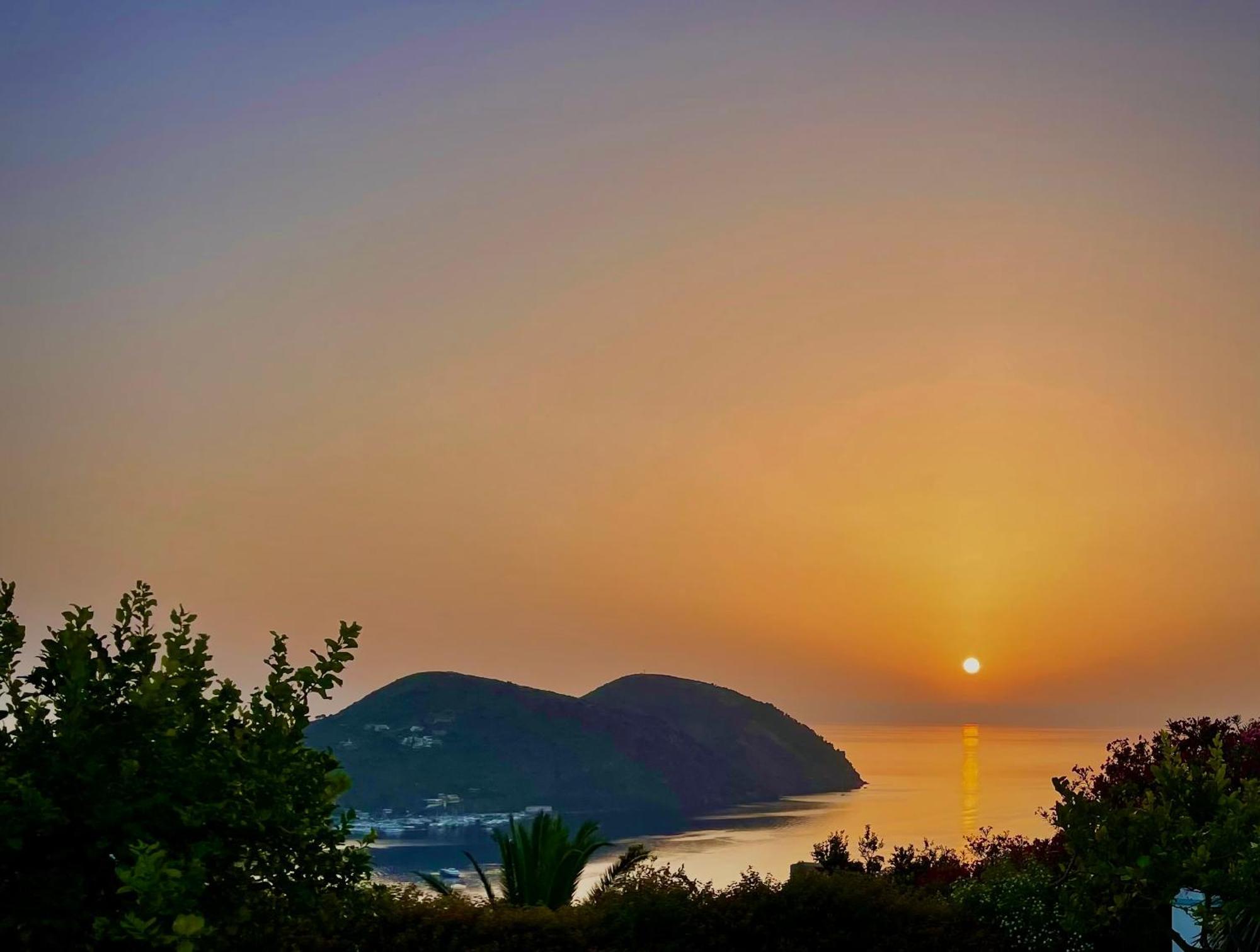 Villa 'A Pisa Lipari  Eksteriør billede