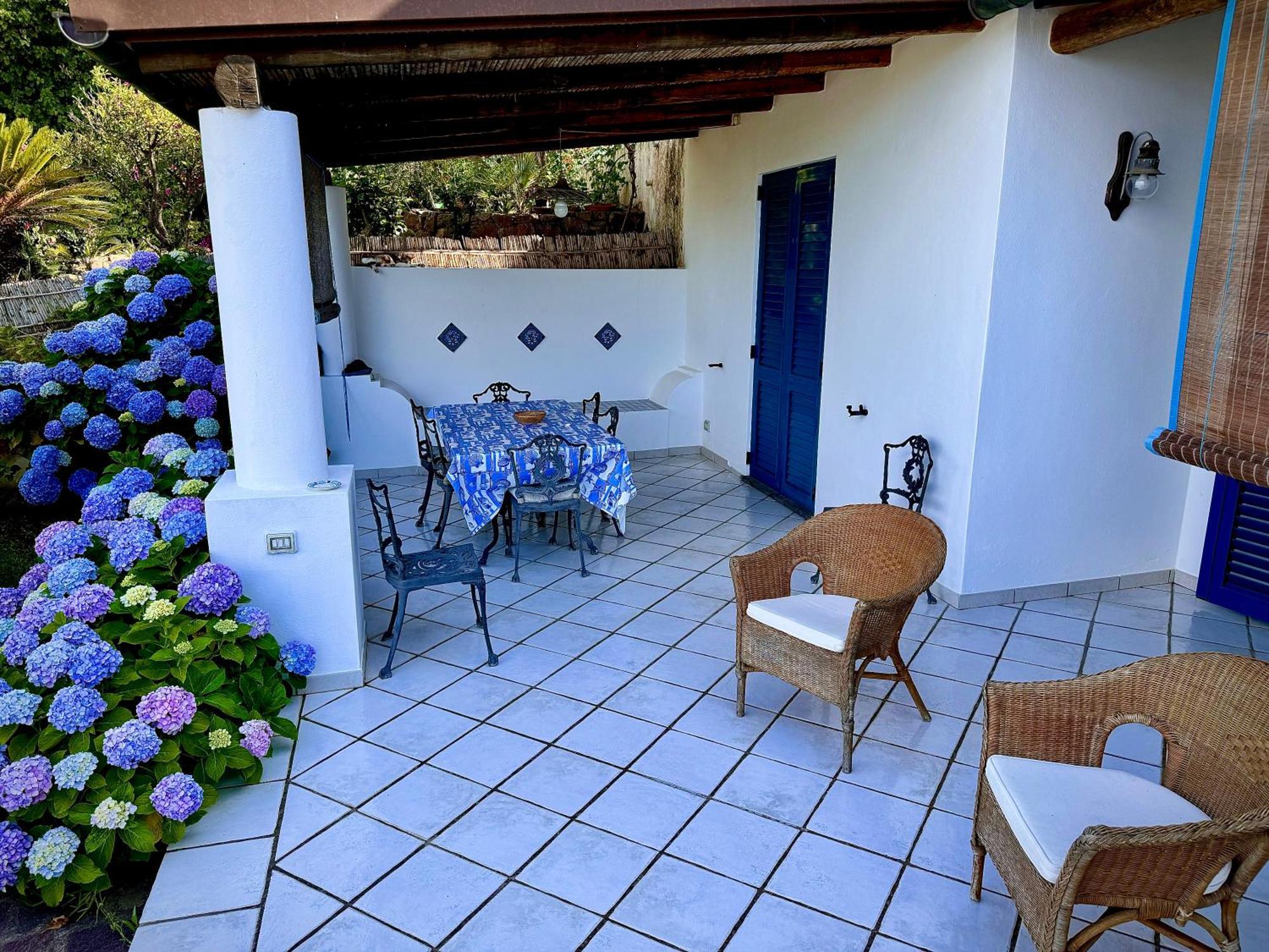 Villa 'A Pisa Lipari  Eksteriør billede